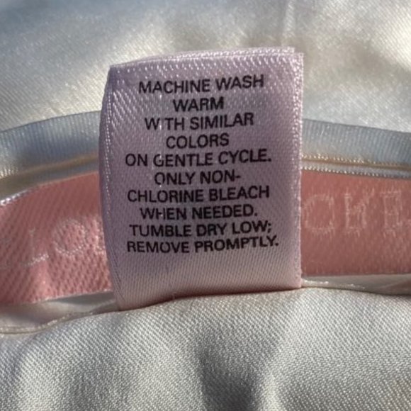 Victoria's Secret Vintage Full Length Robe - Picture 9 of 9